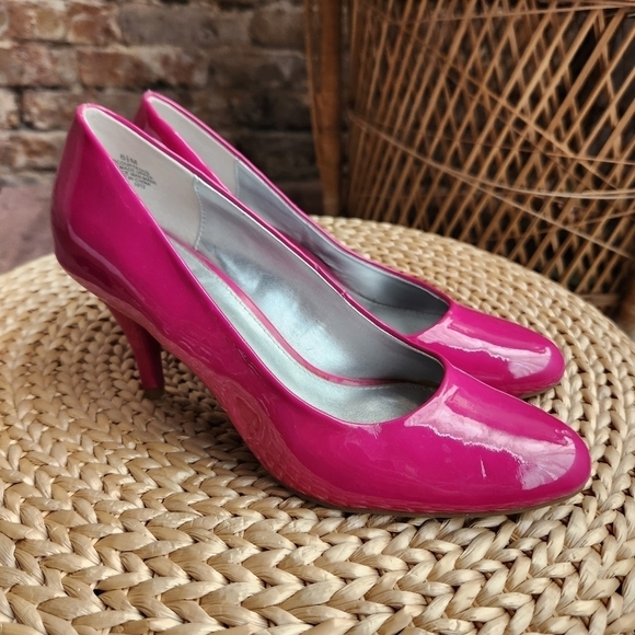 Bandolino Courteous Pink Heels - Picture 1 of 7